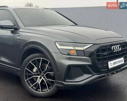 Серый Ауди Q8, объемом двигателя 3 л и пробегом 65 тыс. км за 51990 $, фото 1 на Automoto.ua