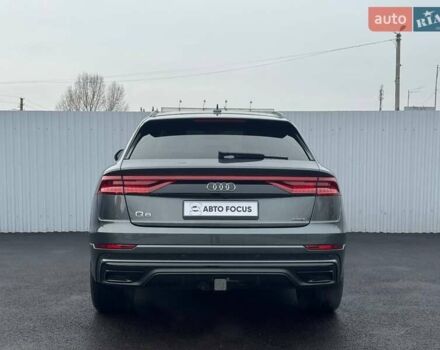 Серый Ауди Q8, объемом двигателя 3 л и пробегом 65 тыс. км за 51990 $, фото 6 на Automoto.ua