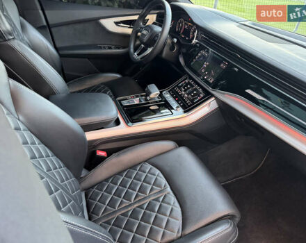 Серый Ауди Q8, объемом двигателя 3 л и пробегом 90 тыс. км за 68500 $, фото 63 на Automoto.ua