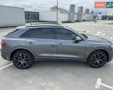 Ауді Q8 2021 у Києві на Automoto.ua Сірий Ауді Q8, об'ємом двигуна 3 л та пробігом 25 тис. км за 73000 $, фото 9 на Automoto.ua