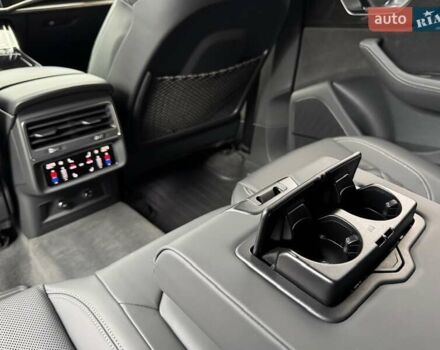 Серый Ауди Q8, объемом двигателя 3 л и пробегом 20 тыс. км за 87000 $, фото 87 на Automoto.ua