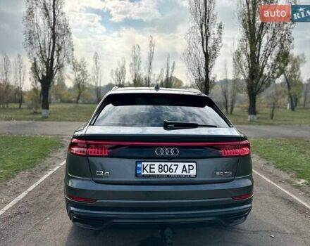 Ауді Q8 2021 у Кам'янське (Дніпродзержинськ) на Automoto.ua Сірий Ауді Q8, об'ємом двигуна 2.97 л та пробігом 165 тис. км за 53999 $, фото 2 на Automoto.ua