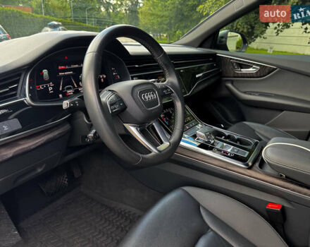 Серый Ауди Q8, объемом двигателя 3 л и пробегом 57 тыс. км за 62900 $, фото 9 на Automoto.ua