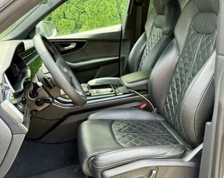 Серый Ауди Q8, объемом двигателя 2.97 л и пробегом 127 тыс. км за 70000 $, фото 13 на Automoto.ua