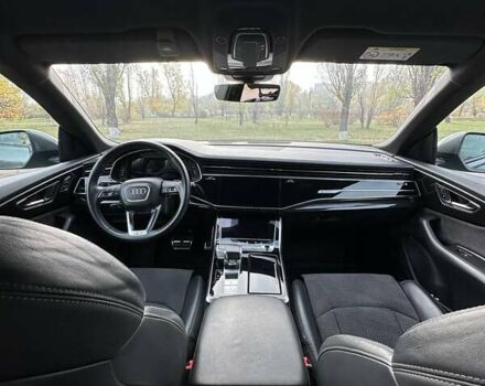 Ауді Q8 2021 у Кам'янське (Дніпродзержинськ) на Automoto.ua Сірий Ауді Q8, об'ємом двигуна 2.97 л та пробігом 165 тис. км за 53999 $, фото 19 на Automoto.ua