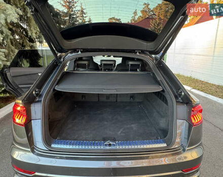 Серый Ауди Q8, объемом двигателя 3 л и пробегом 90 тыс. км за 68500 $, фото 74 на Automoto.ua