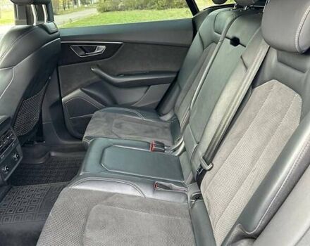 Ауді Q8 2021 у Кам'янське (Дніпродзержинськ) на Automoto.ua Сірий Ауді Q8, об'ємом двигуна 2.97 л та пробігом 165 тис. км за 53999 $, фото 18 на Automoto.ua