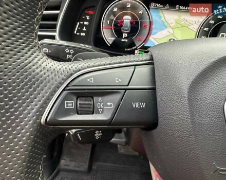 Сірий Ауді Q8, об'ємом двигуна 3 л та пробігом 165 тис. км за 57900 $, фото 20 на Automoto.ua