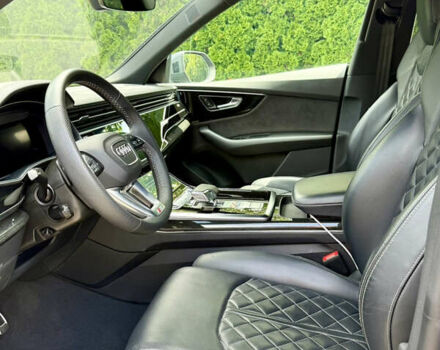 Серый Ауди Q8, объемом двигателя 2.97 л и пробегом 127 тыс. км за 70000 $, фото 12 на Automoto.ua