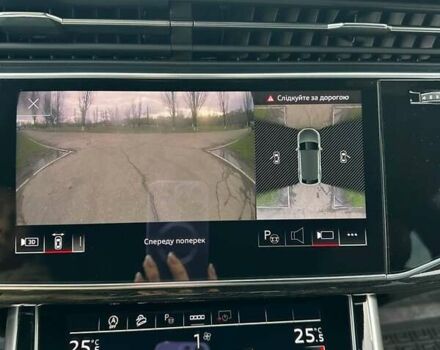 Сірий Ауді Q8, об'ємом двигуна 3 л та пробігом 165 тис. км за 57900 $, фото 15 на Automoto.ua