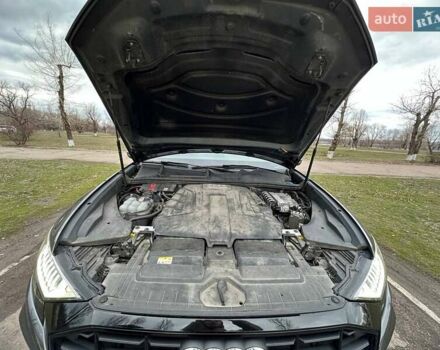 Сірий Ауді Q8, об'ємом двигуна 3 л та пробігом 165 тис. км за 57900 $, фото 14 на Automoto.ua