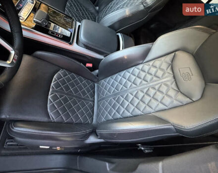 Серый Ауди Q8, объемом двигателя 3 л и пробегом 90 тыс. км за 68500 $, фото 53 на Automoto.ua