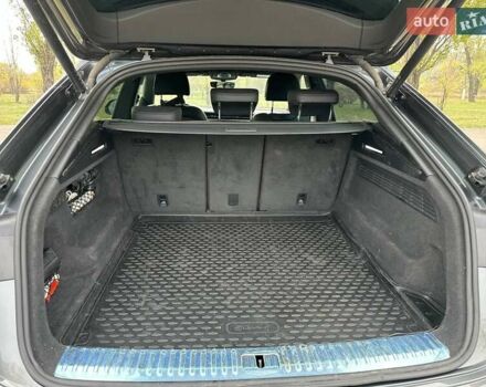 Ауді Q8 2021 у Кам'янське (Дніпродзержинськ) на Automoto.ua Сірий Ауді Q8, об'ємом двигуна 2.97 л та пробігом 165 тис. км за 53999 $, фото 20 на Automoto.ua