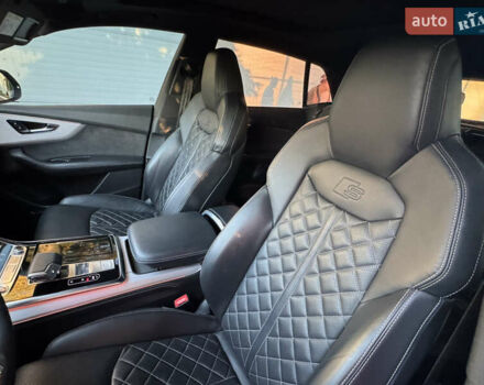 Серый Ауди Q8, объемом двигателя 3 л и пробегом 90 тыс. км за 68500 $, фото 52 на Automoto.ua