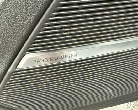 Сірий Ауді Q8, об'ємом двигуна 2.97 л та пробігом 395 тис. км за 39900 $, фото 17 на Automoto.ua