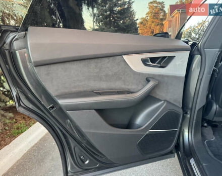 Серый Ауди Q8, объемом двигателя 3 л и пробегом 90 тыс. км за 68500 $, фото 94 на Automoto.ua