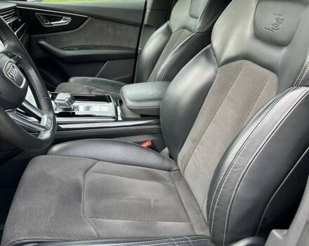 Ауді Q8 2021 у Кам'янське (Дніпродзержинськ) на Automoto.ua Сірий Ауді Q8, об'ємом двигуна 2.97 л та пробігом 165 тис. км за 53999 $, фото 17 на Automoto.ua