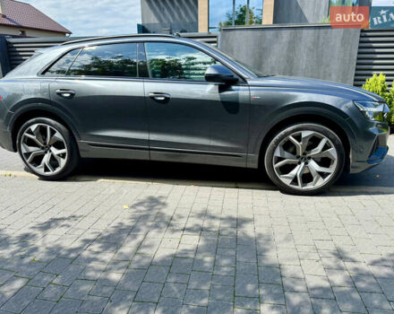 Серый Ауди Q8, объемом двигателя 2.97 л и пробегом 127 тыс. км за 70000 $, фото 3 на Automoto.ua