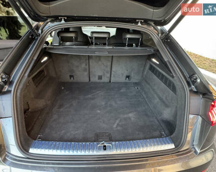 Серый Ауди Q8, объемом двигателя 3 л и пробегом 90 тыс. км за 68500 $, фото 73 на Automoto.ua