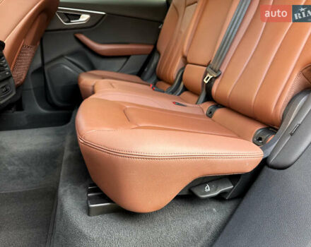 Серый Ауди Q8, объемом двигателя 3 л и пробегом 40 тыс. км за 56750 $, фото 5 на Automoto.ua