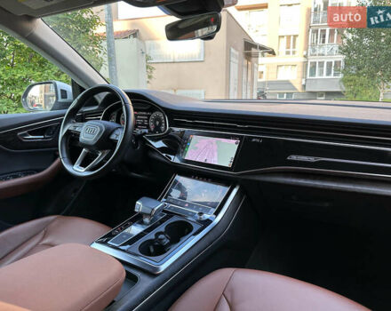 Серый Ауди Q8, объемом двигателя 3 л и пробегом 40 тыс. км за 56750 $, фото 2 на Automoto.ua
