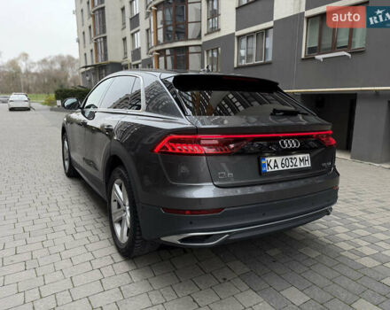 Серый Ауди Q8, объемом двигателя 2.97 л и пробегом 68 тыс. км за 68000 $, фото 4 на Automoto.ua