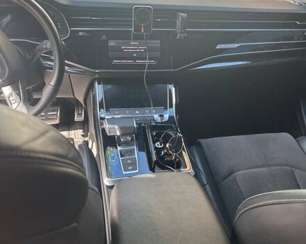 Серый Ауди Q8, объемом двигателя 2.97 л и пробегом 99 тыс. км за 74000 $, фото 5 на Automoto.ua