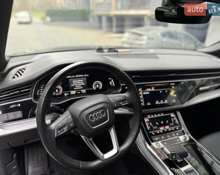 Серый Ауди Q8, объемом двигателя 2.97 л и пробегом 68 тыс. км за 68000 $, фото 7 на Automoto.ua