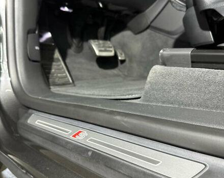 Сірий Ауді Q8, об'ємом двигуна 2.97 л та пробігом 52 тис. км за 75500 $, фото 35 на Automoto.ua