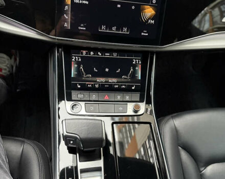 Серый Ауди Q8, объемом двигателя 2.97 л и пробегом 68 тыс. км за 68000 $, фото 11 на Automoto.ua