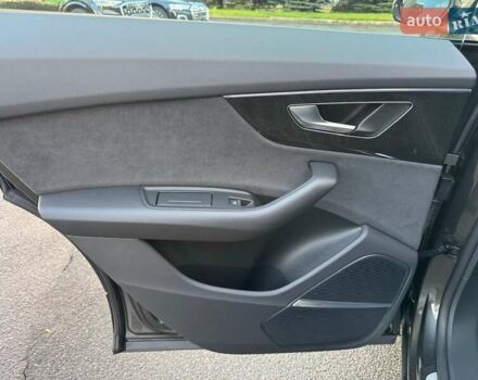 Сірий Ауді Q8, об'ємом двигуна 3 л та пробігом 67 тис. км за 73000 $, фото 68 на Automoto.ua