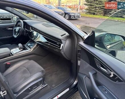 Сірий Ауді Q8, об'ємом двигуна 3 л та пробігом 67 тис. км за 73000 $, фото 78 на Automoto.ua
