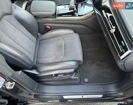 Сірий Ауді Q8, об'ємом двигуна 3 л та пробігом 67 тис. км за 73000 $, фото 80 на Automoto.ua