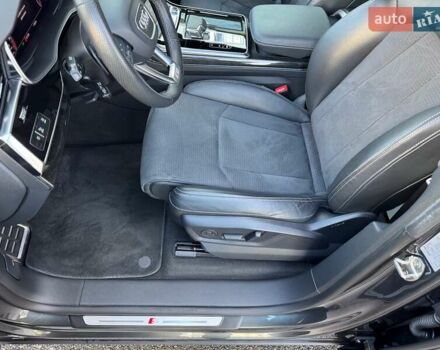 Сірий Ауді Q8, об'ємом двигуна 3 л та пробігом 67 тис. км за 73000 $, фото 30 на Automoto.ua