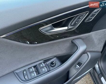 Сірий Ауді Q8, об'ємом двигуна 3 л та пробігом 67 тис. км за 73000 $, фото 28 на Automoto.ua