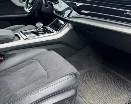 Сірий Ауді Q8, об'ємом двигуна 2.97 л та пробігом 57 тис. км за 82000 $, фото 14 на Automoto.ua