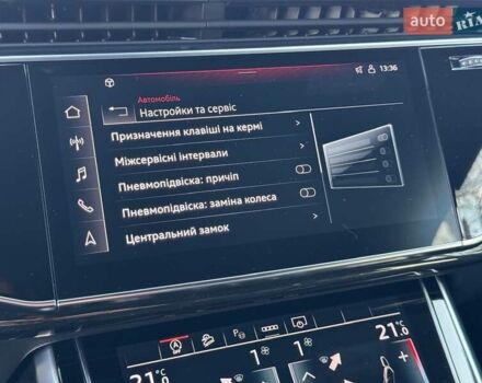 Сірий Ауді Q8, об'ємом двигуна 3 л та пробігом 67 тис. км за 73000 $, фото 56 на Automoto.ua