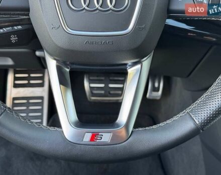 Сірий Ауді Q8, об'ємом двигуна 3 л та пробігом 67 тис. км за 73000 $, фото 38 на Automoto.ua