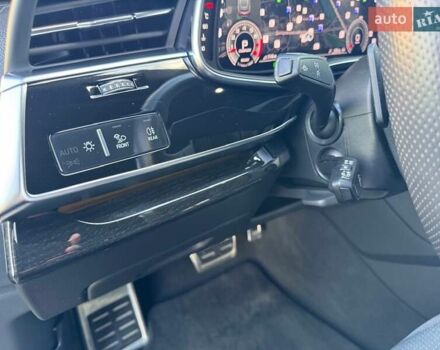 Сірий Ауді Q8, об'ємом двигуна 3 л та пробігом 67 тис. км за 73000 $, фото 34 на Automoto.ua