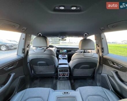 Сірий Ауді Q8, об'ємом двигуна 3 л та пробігом 67 тис. км за 73000 $, фото 22 на Automoto.ua