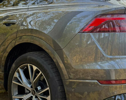 Серый Ауди Q8, объемом двигателя 3 л и пробегом 15 тыс. км за 99500 $, фото 5 на Automoto.ua