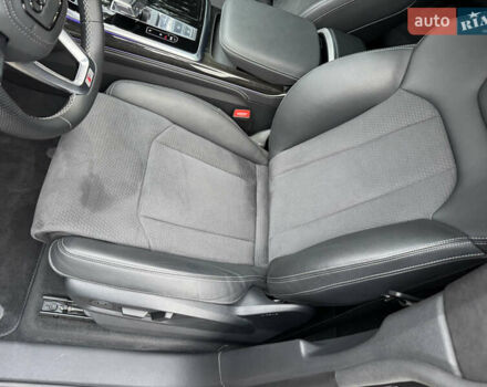 Сірий Ауді Q8, об'ємом двигуна 3 л та пробігом 24 тис. км за 89999 $, фото 31 на Automoto.ua