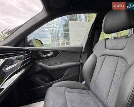 Серый Ауди Q8, объемом двигателя 3 л и пробегом 2 тыс. км за 106000 $, фото 70 на Automoto.ua