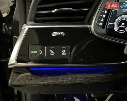 Серый Ауди Q8, объемом двигателя 2.97 л и пробегом 24 тыс. км за 97700 $, фото 47 на Automoto.ua