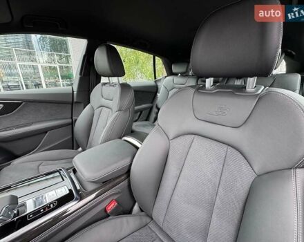 Серый Ауди Q8, объемом двигателя 3 л и пробегом 2 тыс. км за 106000 $, фото 33 на Automoto.ua