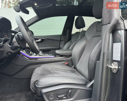 Сірий Ауді Q8, об'ємом двигуна 3 л та пробігом 24 тис. км за 89999 $, фото 29 на Automoto.ua