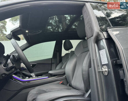 Сірий Ауді Q8, об'ємом двигуна 3 л та пробігом 24 тис. км за 89999 $, фото 30 на Automoto.ua