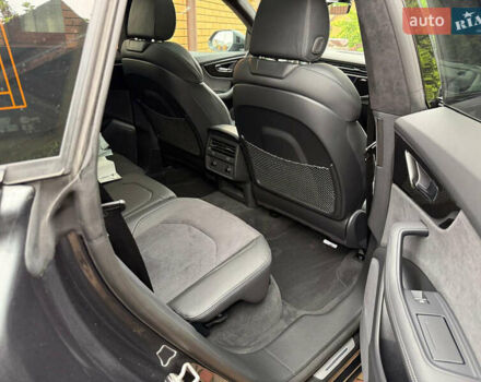 Серый Ауди Q8, объемом двигателя 2.97 л и пробегом 20 тыс. км за 89999 $, фото 6 на Automoto.ua