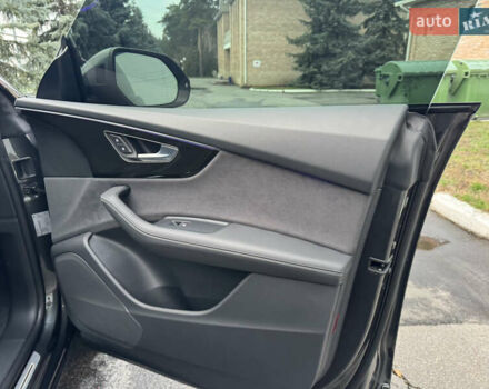 Сірий Ауді Q8, об'ємом двигуна 3 л та пробігом 24 тис. км за 89999 $, фото 46 на Automoto.ua