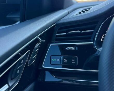 Серый Ауди Q8, объемом двигателя 2.97 л и пробегом 15 тыс. км за 101500 $, фото 4 на Automoto.ua